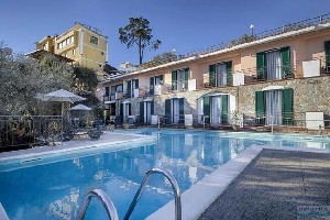 Hotel s bazénem