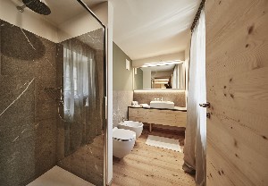 Hotel GOLDENE ROSE KARTHAUS - POKOJE wakacje