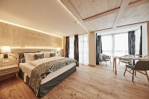 Hotel GOLDENE ROSE KARTHAUS - POKOJE wakacje