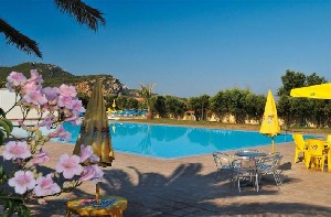 Resort s bazénem