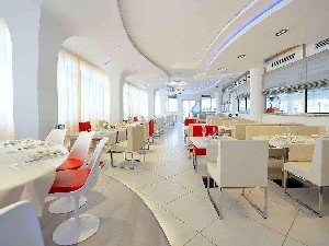 Restaurant/bars