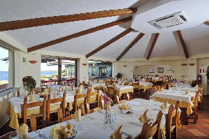 Restaurant/bars