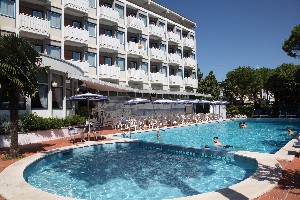 Hotel s bazénem