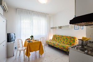 Hotel APARTHOTEL PINEDA wakacje