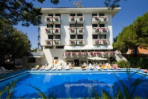 Hotel s bazénem