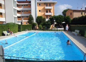 Residence Holiday s bazénem