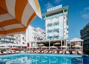 Hotel s bazénem