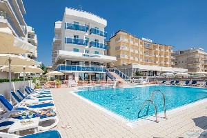 Hotel s bazénem