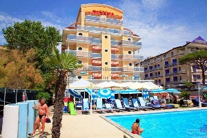 Hotel s bazénem