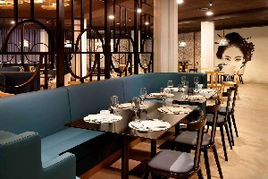 Restaurant/bars