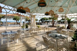 Restaurant/bars