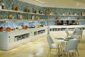 Restaurant/bars