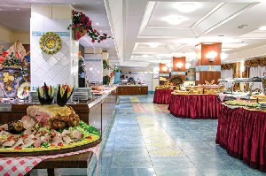 Restaurant/bars