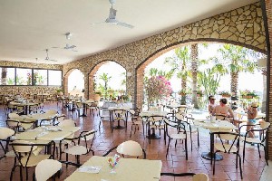 Restaurant/bars