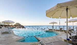Hotel s bazénem