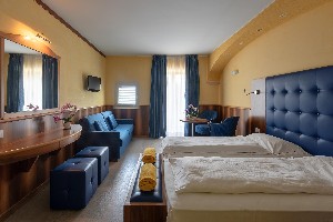 Pokoj s manželskou postelí