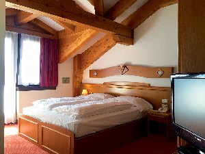 Hotel COLLINI wakacje