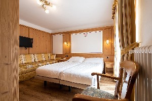 Hotel CRISTINA wakacje