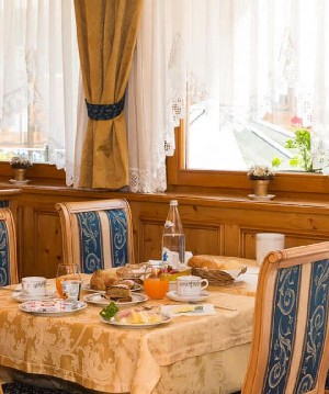 Hotel CRISTINA wakacje