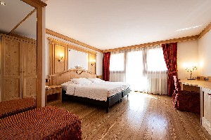 Hotel CRISTINA wakacje