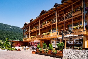 Hotel CORONA DOLOMITES wakacje