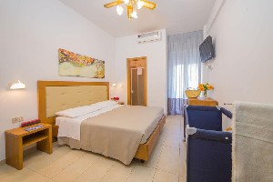 Hotel MEDITERRANEO wakacje