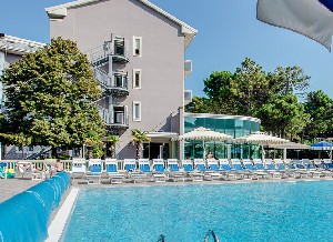 Hotel s bazénem