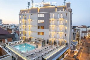 Hotel s bazénem