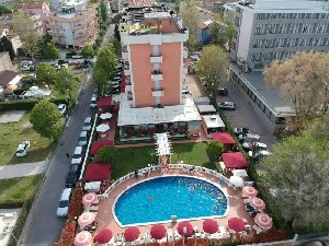 Hotel s bazénem