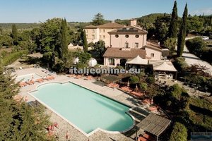 Resort s bazénem