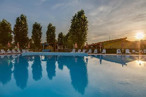 Resort s bazénem