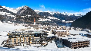 Hotel SCHWARZENSTEIN ALPINE LUXURY SPA RESORT wakacje