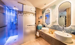 Hotel SCHWARZENSTEIN ALPINE LUXURY SPA RESORT wakacje