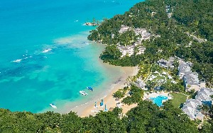 Hotelový resort na pláži
