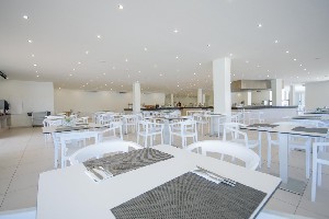 Restaurant/bars