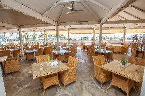 Restaurant/bars