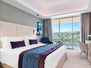 Deluxe Inland View 