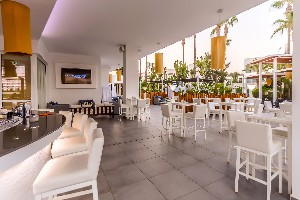 Pool Bar