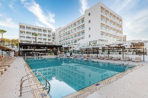 Hotel s bazénem
