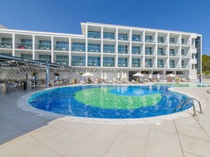 Hotel s bazénem