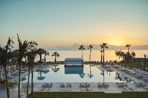 POOL BAR EVENING