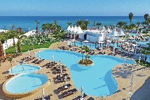 Piscină