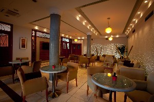 Bar / lobby