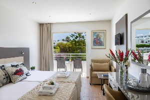 Hotel QUEEN´S BAY wakacje