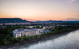 (Maďarsko, Budapešť a okolí, Budapešť) - ENSANA GRAND MARGARET HEALTH SPA HOTEL: Prodloužený pobyt s polopenzí a vstupem do lázní na min. 6 n