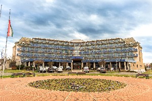 Hotel PARK INN BY RADISSON SÁRVÁR RESORT & SPA wakacje