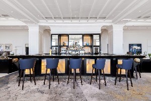 piano bar
