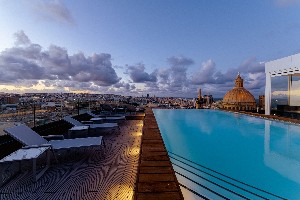 Infinity Rooftop Pool 