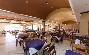 Restaurant/bars