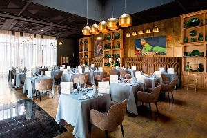 Restaurant/bars